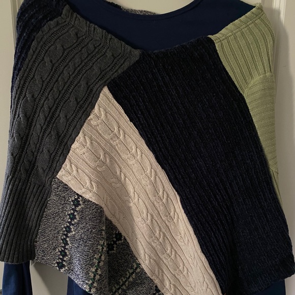 Poncho - Picture 2 of 4